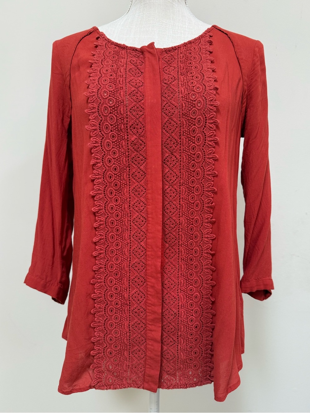 Maeve Women's Lace-Front Long Sleeve Top - Red